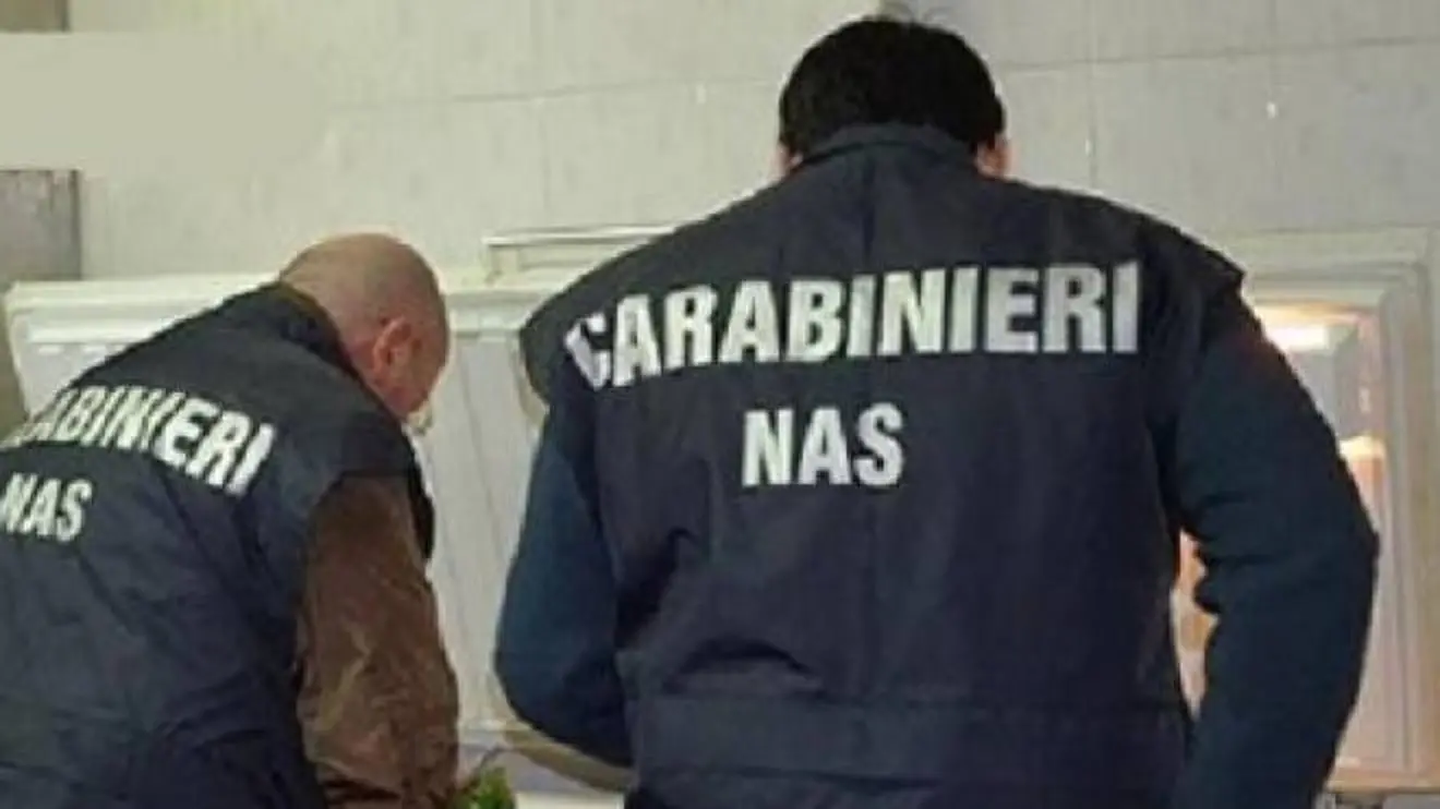 Pavia, Nas in farmacia: sequestrati test rapidi e mascherine Kn95