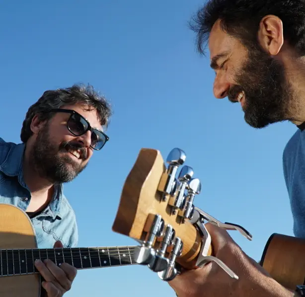 Brunori Sas e Marcorè, la musica è presepe a Joggi