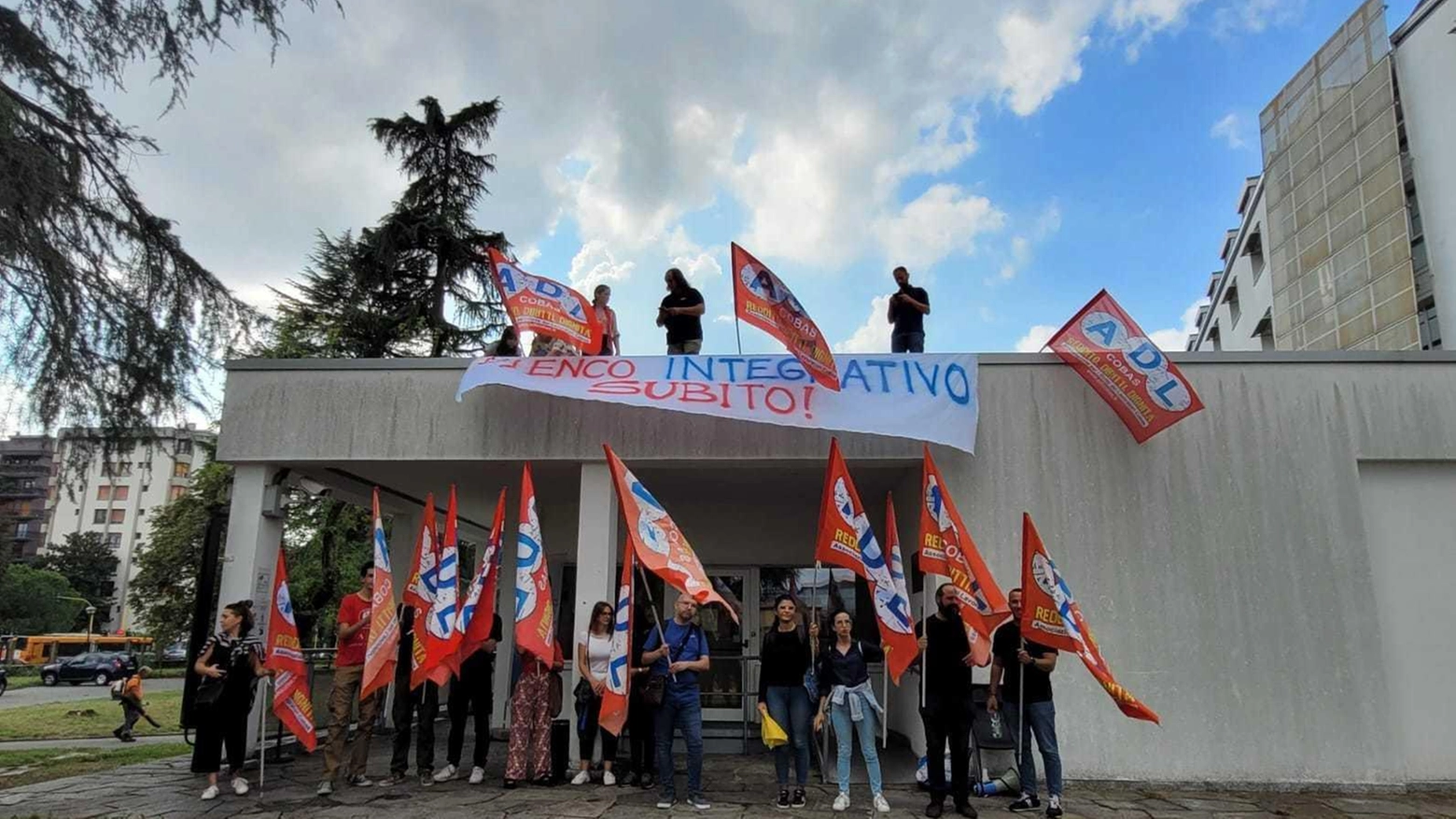La protesta dei docenti precari La protesta dei docenti precari