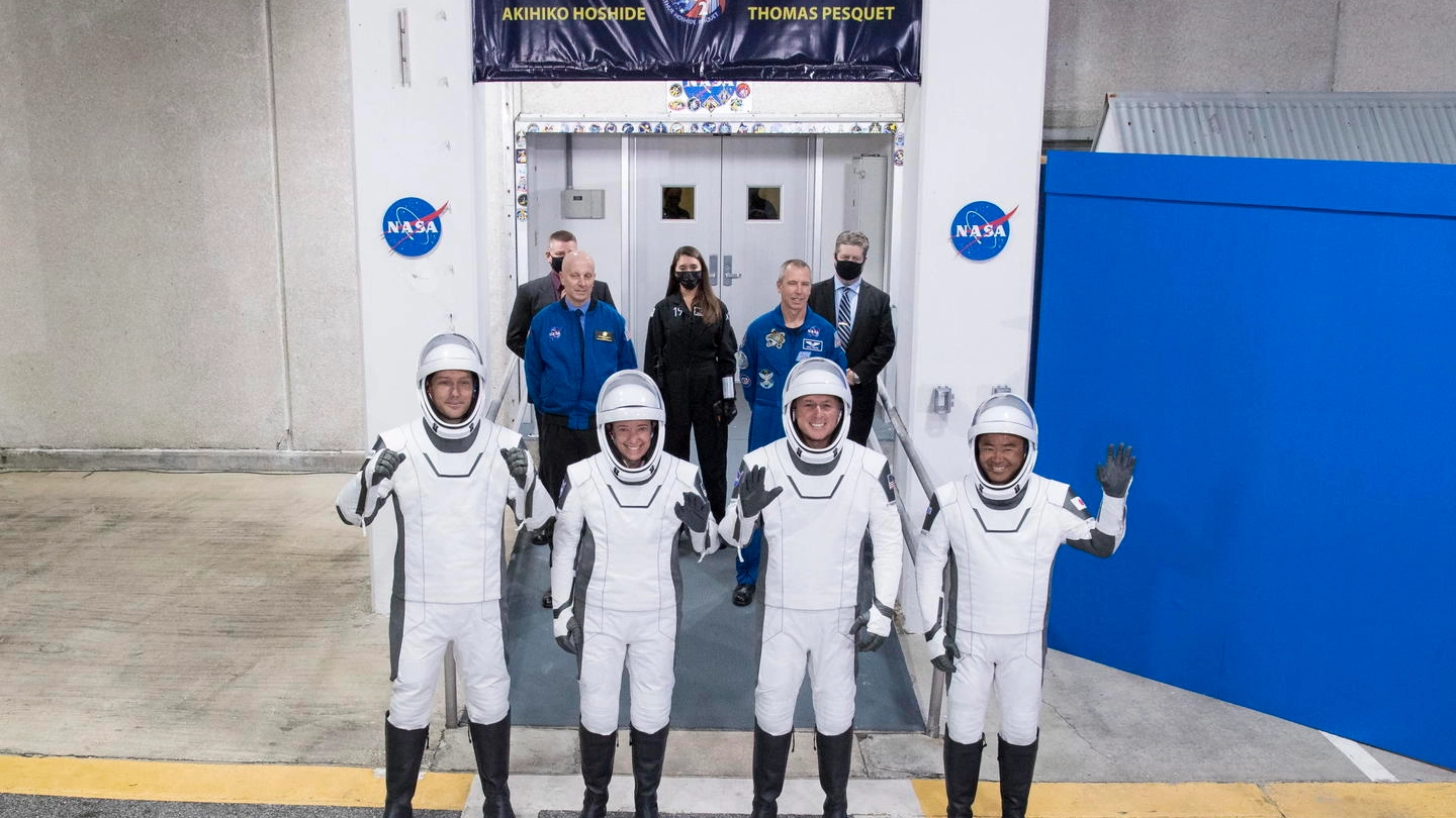 L'equipaggio del Crew Dragon 2 di SpaceX