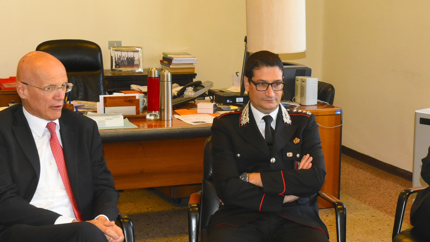 Il procuratore Walter Mapelli e il colonnello dei carabinieri Biagio Storniolo 