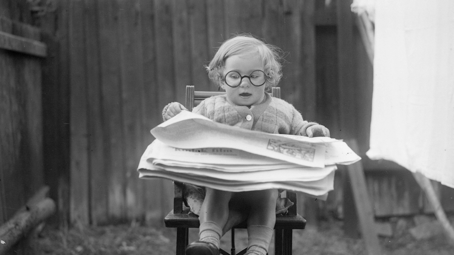 Anche un bambino può scoprire la sensazione particolare di sfogliare un giornale