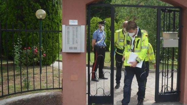 Manager uccise la moglie Abusò della figlia di 10 anni Manager uccise la moglie Abusò della figlia di 10 anni