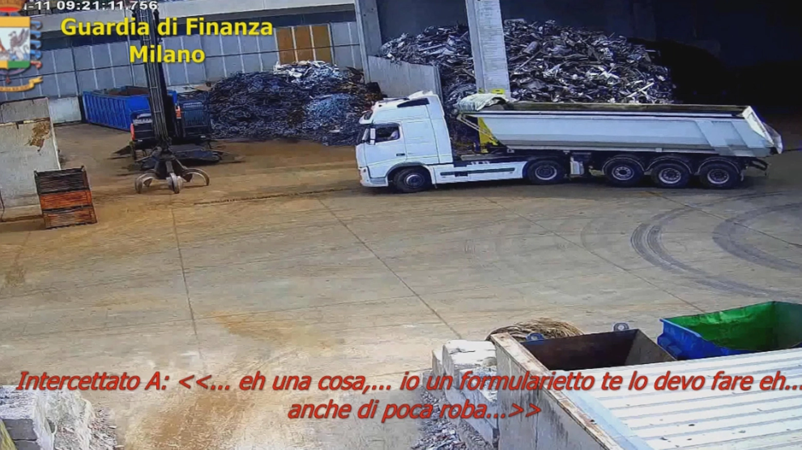 Traffico rifiuti scoperto a Legnano (frame video Finanza)