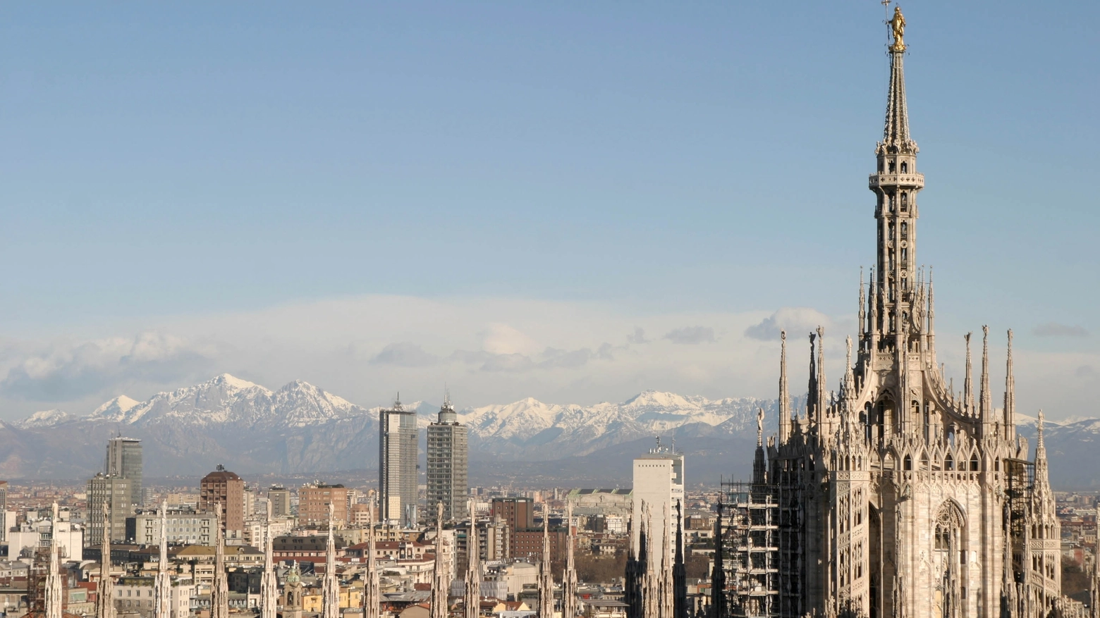 Milano vista dall'alto (Newpress)