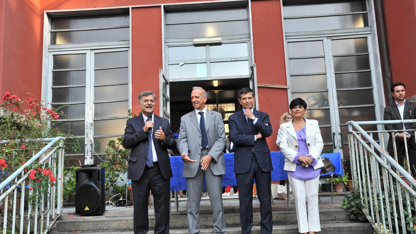 Il preside Vincenzo Costabile, Marco Bossetti, il ministro Maurizio Lupi e l'assessore regionale all