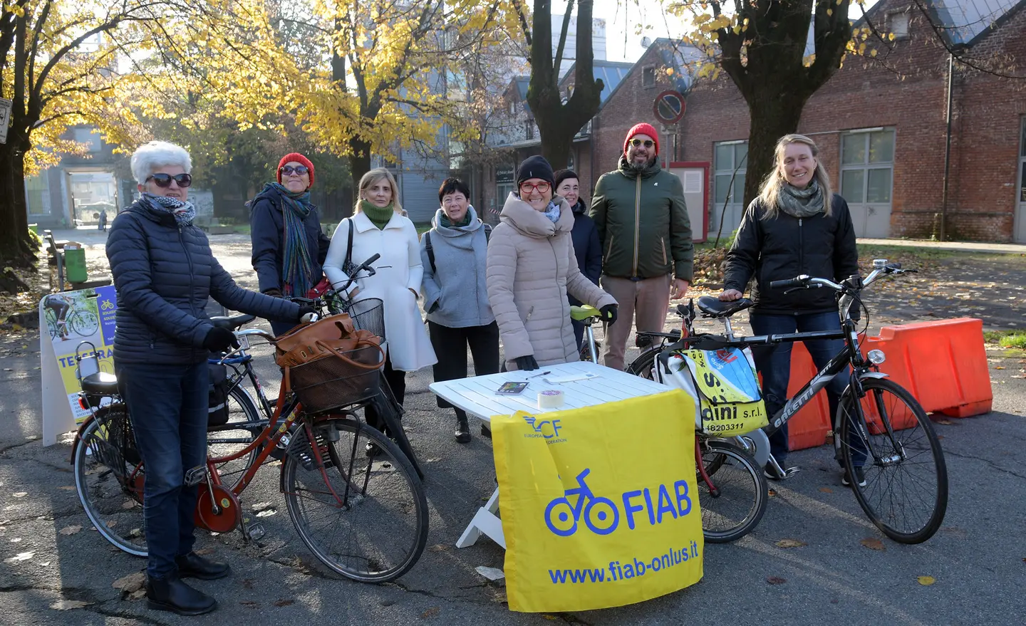 Melegnano, la protesta dei ciclisti: "Basta auto nelle zone pedonali"