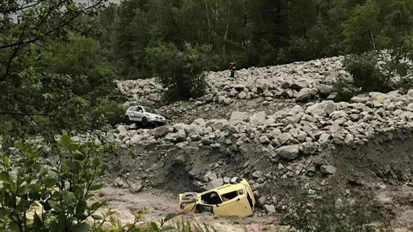 La frana caduta ieri nella Val Ferret (Ansa)