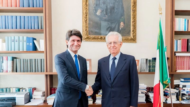 Il nuovo rettore della Bocconi Gianmario Verona insieme a Mario Monti