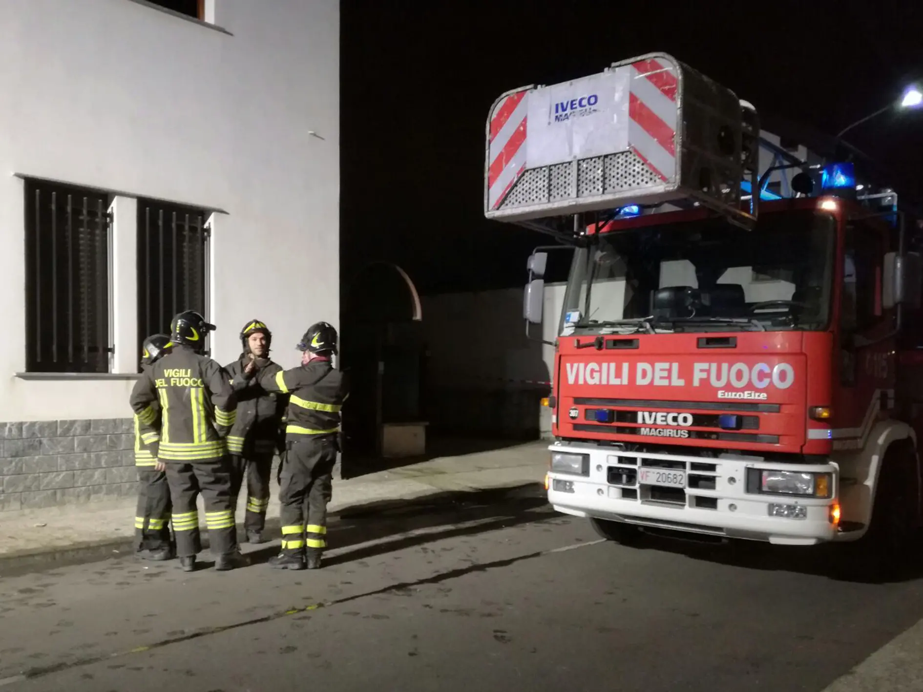 Legnano: incendio in un appartamento, intervengono i pompieri