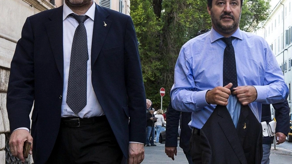 Giancarlo Giorgetti e Matteo Salvini (Ansa)