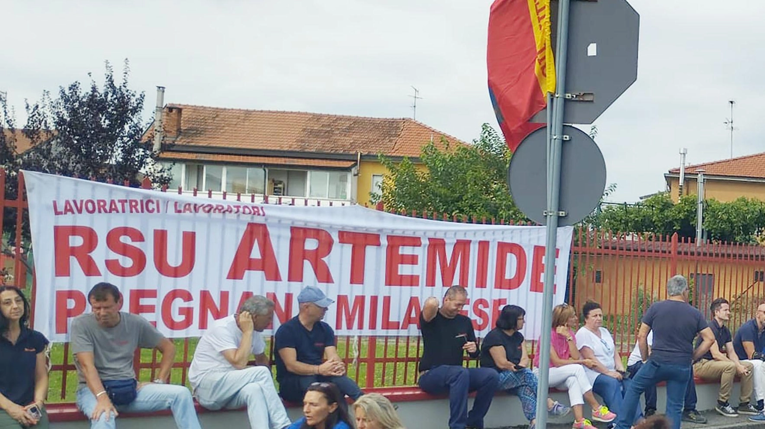 L’aumento negato dall’azienda  I dipendenti di Artemide  incrociano di nuovo le braccia