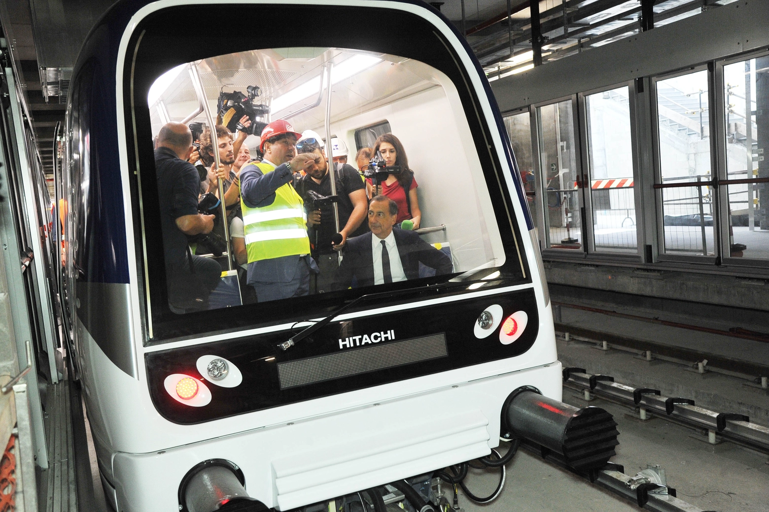 Il primo treno della M4 arrivato alla stazione di Linate 