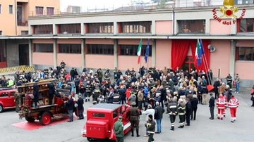 Milano, decine di vigili del fuoco intossicati al Comando di via Messina: cosa sappiamo dei malori