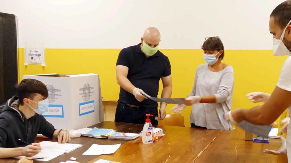 Spoglio delle schede elettorali a Lecco