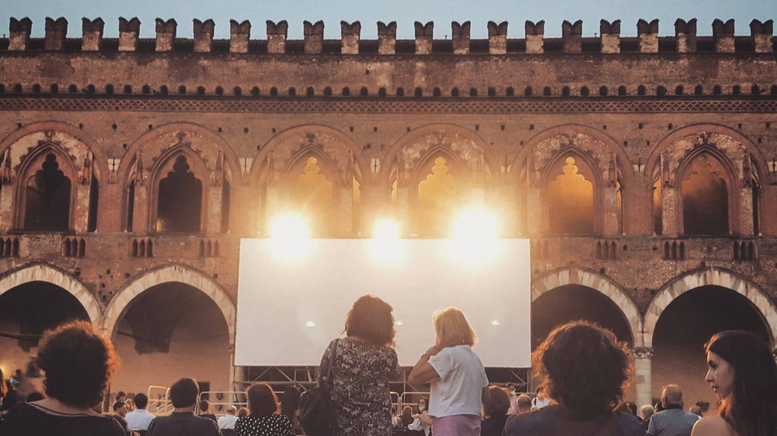 Vnerdì "Il sol dell'avvenire" di Moretti aprirà la rassegna Cinema sotto le stelle che continuerà fino al 5 settembre