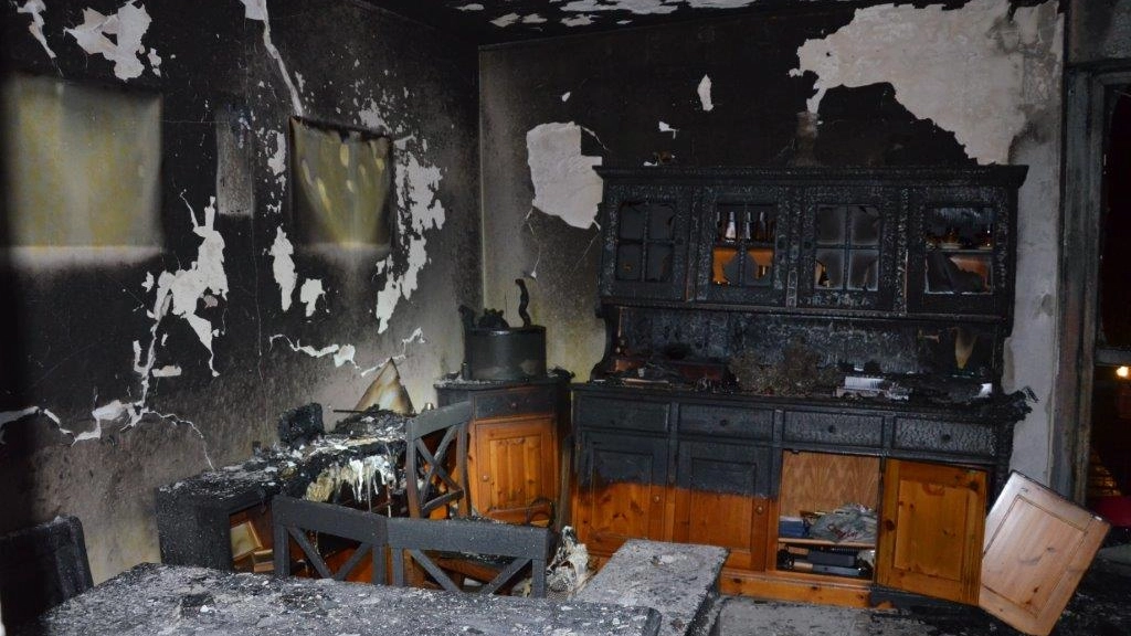 Le fiamme hanno distrutto la casa a Samarate