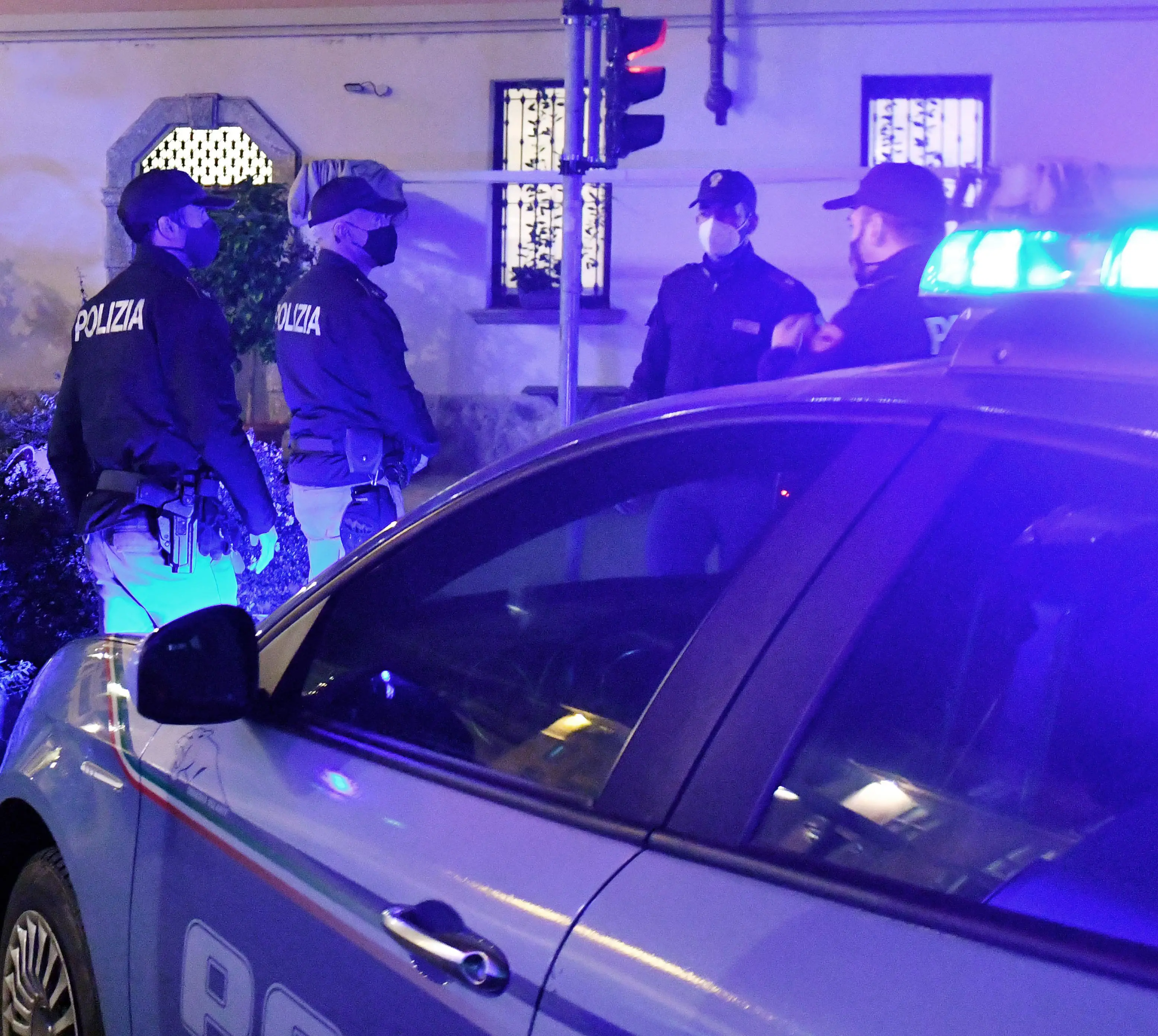 Ruba sigarette da un’auto Condannato a un anno