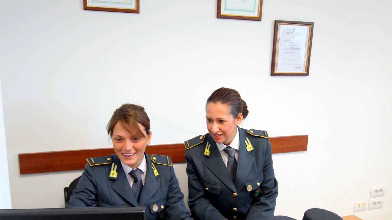 Scoperto dalla Guardia di Finanza un giro di fatture false Scoperto dalla Guardia di Finanza un giro di fatture false
