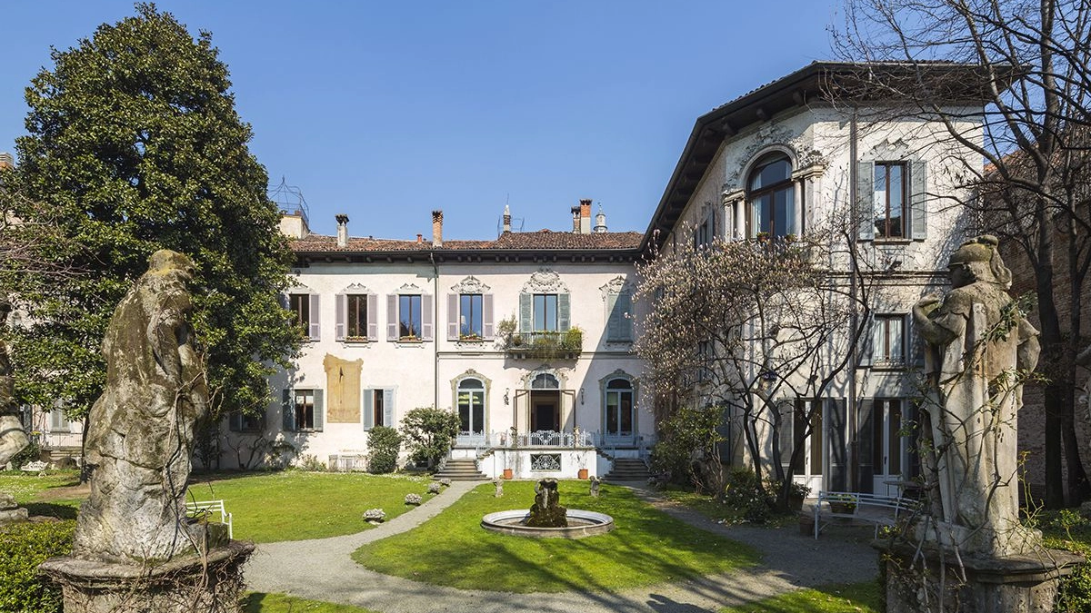 Casa degli Atellani, in corso Magenta a Milano
