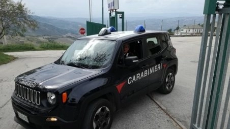 I carabinieri hanno indagato sul cattivo vicino
