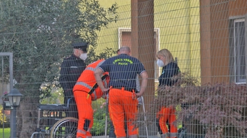 Anziani maltrattati: "Urla e umiliazioni" nella comunità. Arrestati in cinque