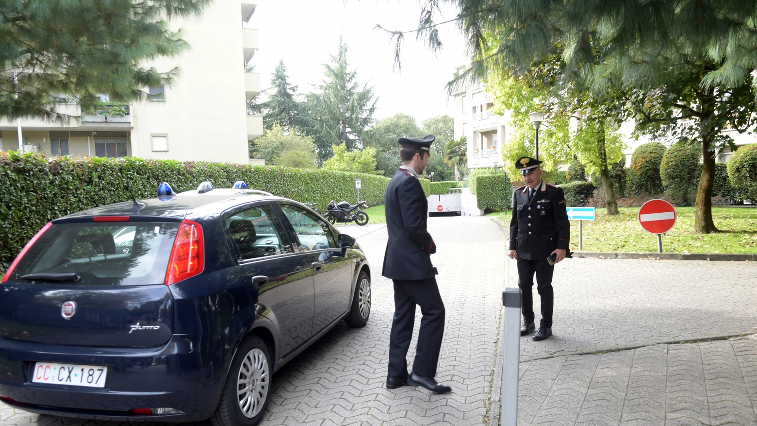 Carabinieri sul luogo dell'omicidio a Cernusco