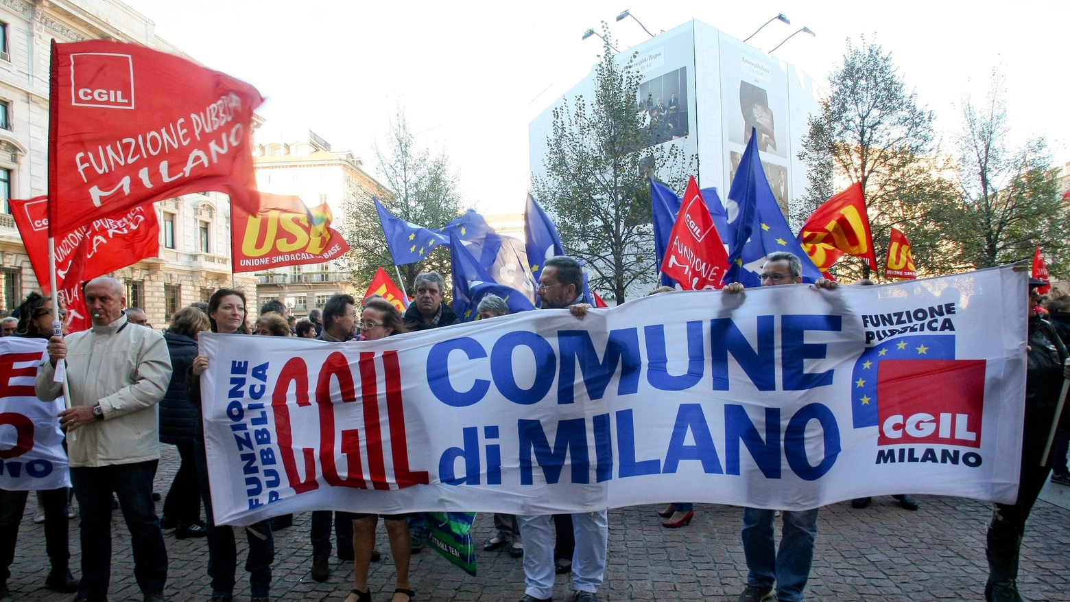 La protesta dei dipendenti di Palazzo Marino (Newpress)