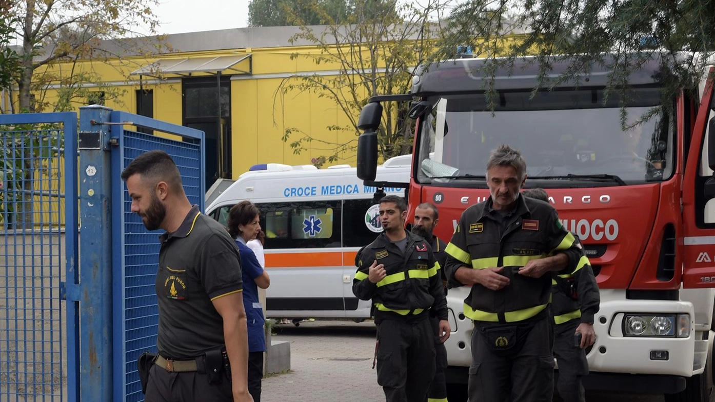 Odore di fumo a scuola. Evacuati 170 alunni