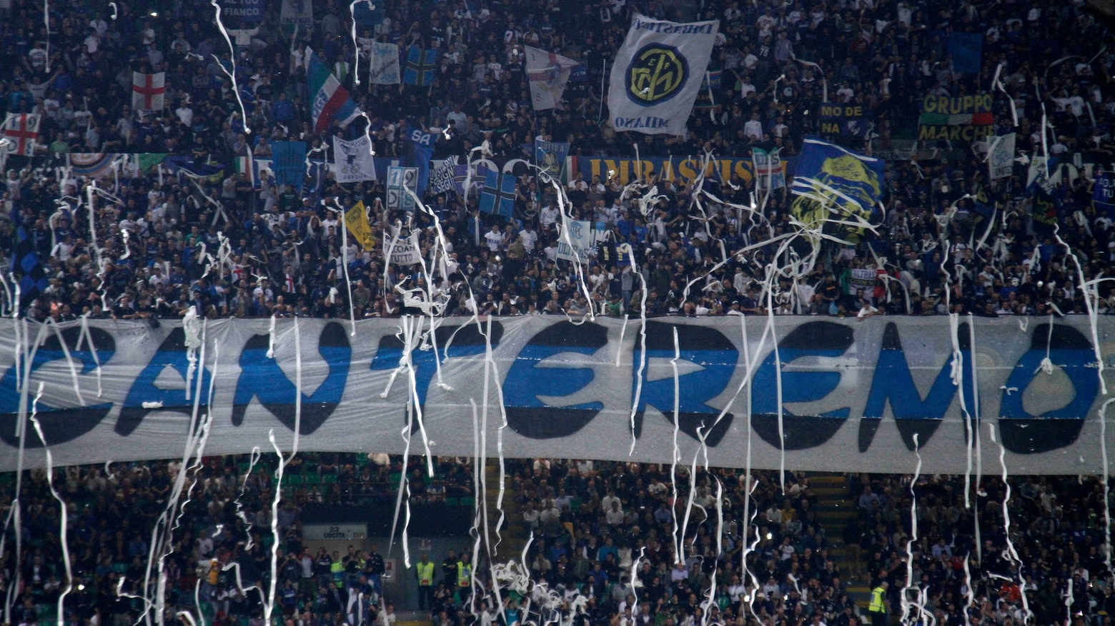 I tifosi dell'Inter durante la sfida contro il Napoli (Lapresse)