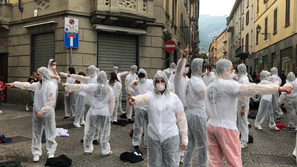 Il fash mob a Lecco