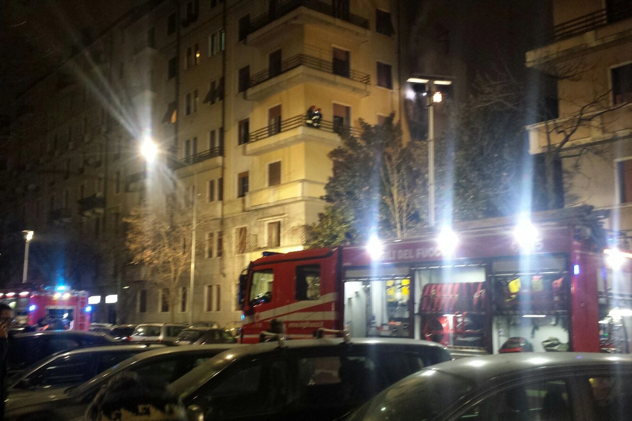 Vigili del fuoco in via Monteverdi
