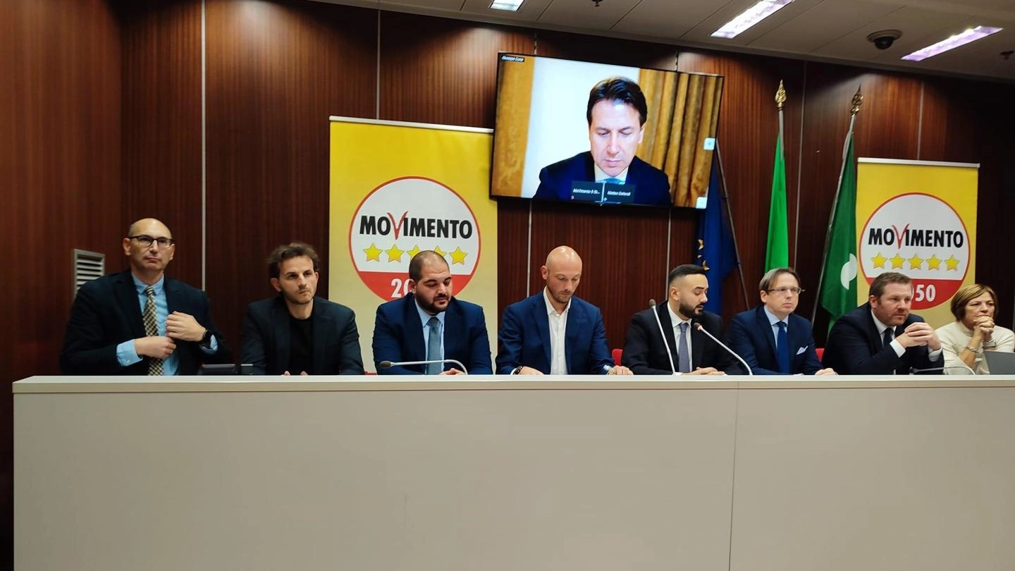 Regionali Lombardia, i 5 Stelle aprono al Pd: "Sì al confronto ma si parta dal programma"