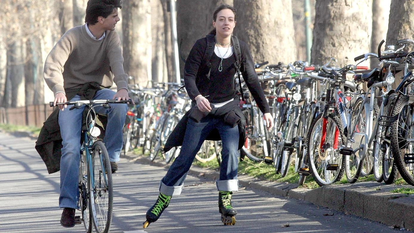 Via alla nuova pista ciclabile. In bici fino a piazza Tricolore Via alla nuova pista ciclabile. In bici fino a piazza Tricolore
