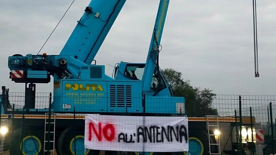 "No all’antenna". Per fermare il ripetitore il comitato gioca la carta del ricorso al Tar "No all’antenna". Per fermare il ripetitore il comitato gioca la carta del ricorso al Tar