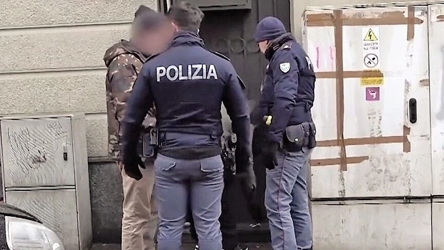 Retata anti spaccio della polizia (foto archivio) Retata anti spaccio della polizia (foto archivio)
