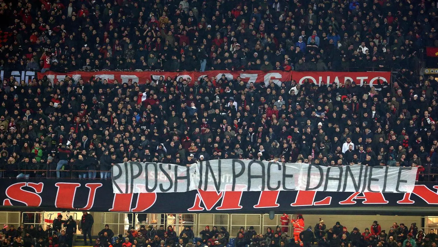 Milan-Napoli, i tifosi rossoneri dedicano uno striscione a Daniele Belardinelli
