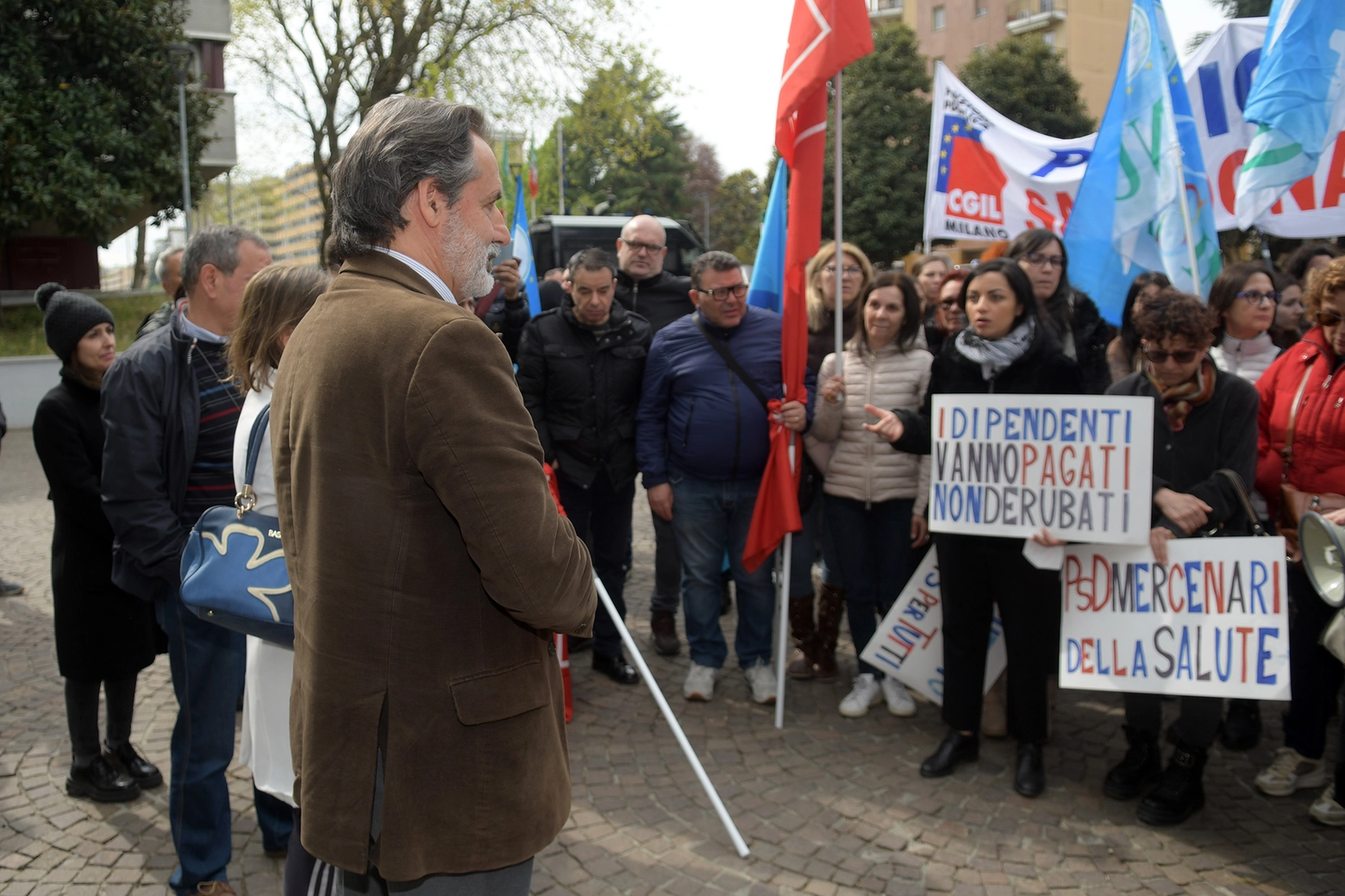 Il sindaco Francesco Squeri incontra i dipendenti in sciopero