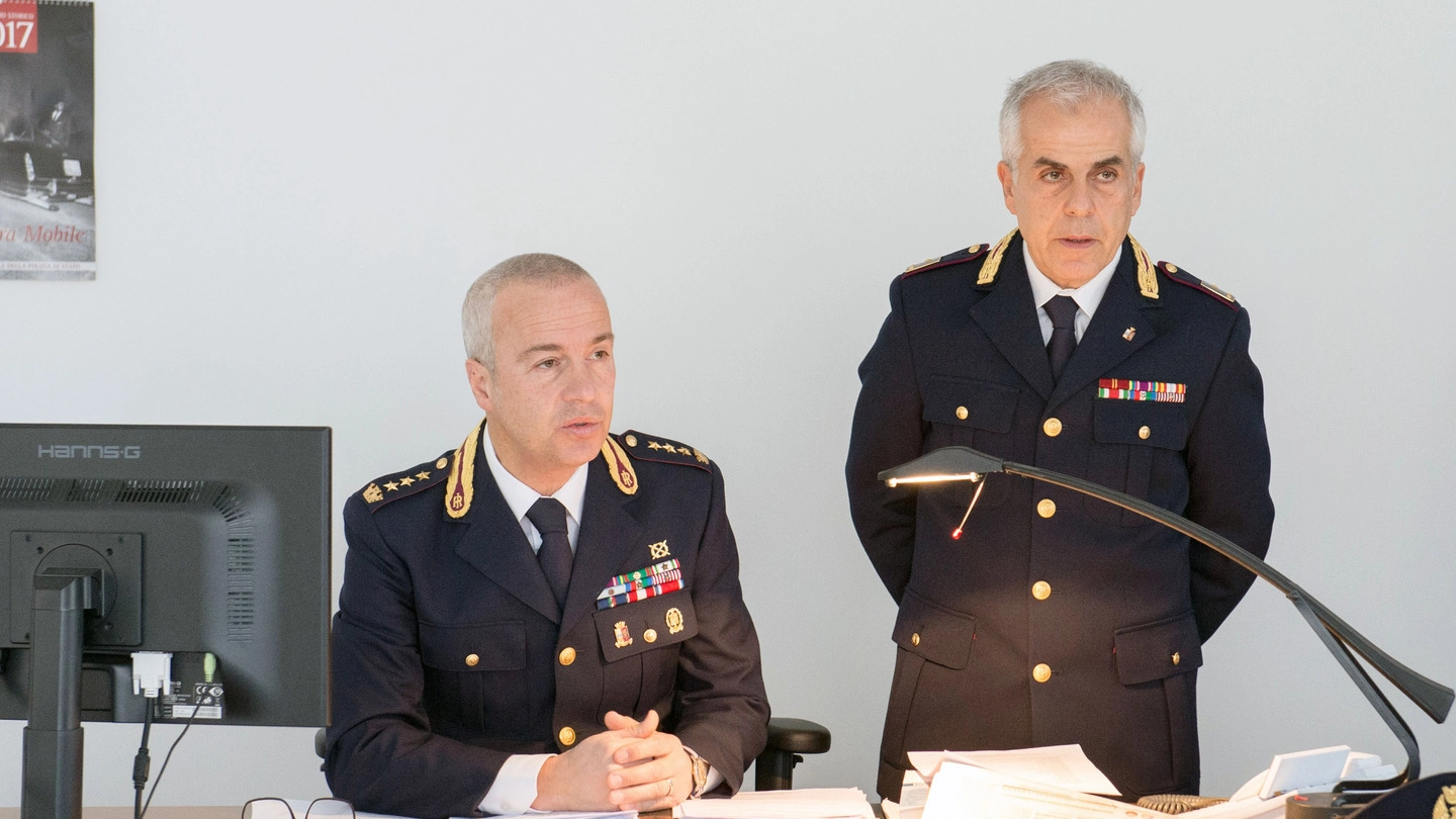 Il dirigente Luigi  Di Clemente e il commissario Carmine Gallo hanno fornito il quadro delle attività dei 60 agenti in servizio