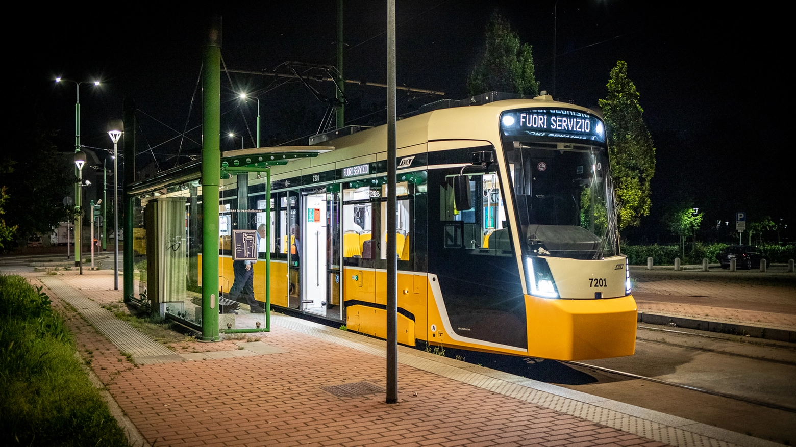 Tramlink, prove in notturna