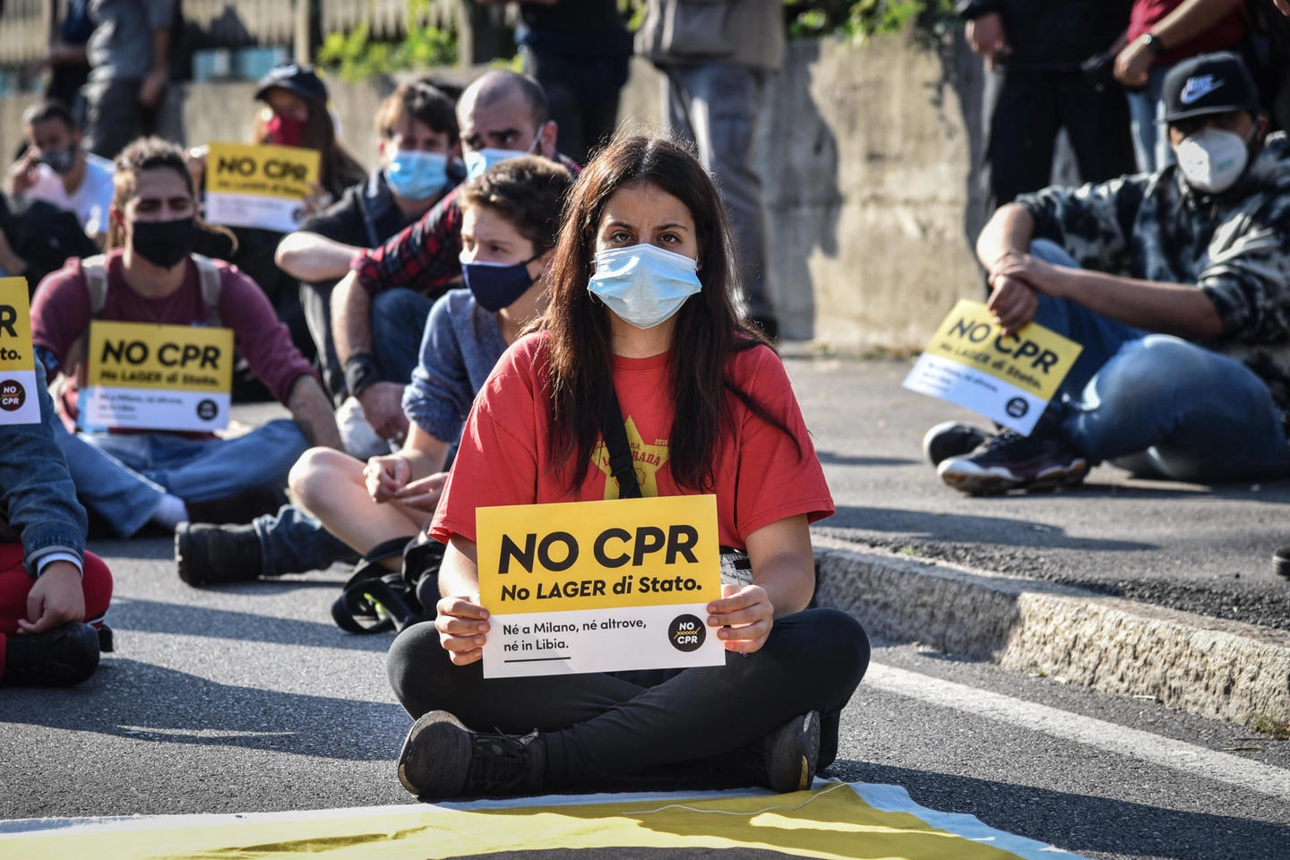 Sit-in di protesta contro il Cpr di via Corelli (Archivio)