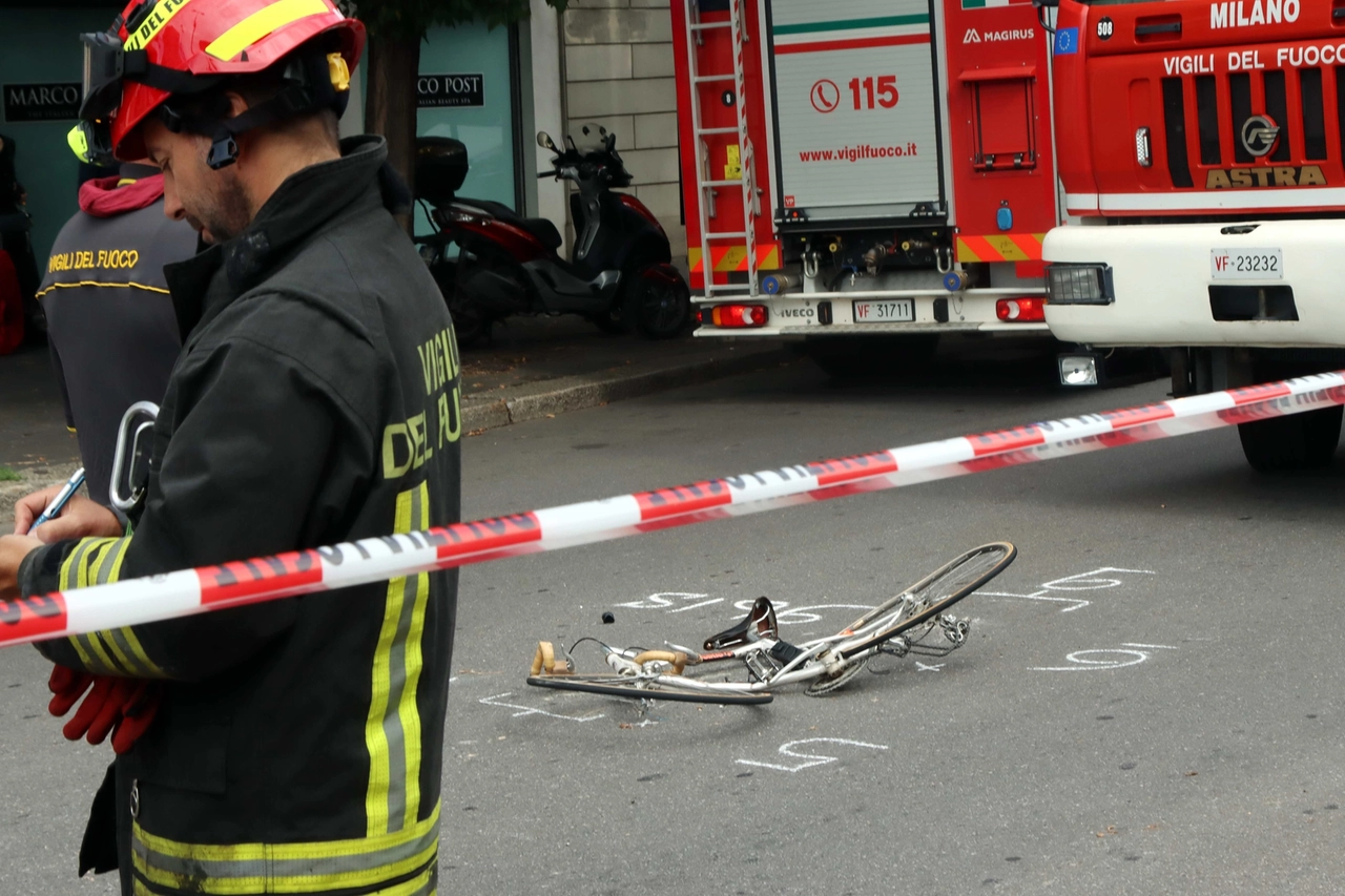 La bicicletta a terra in viale Caldara