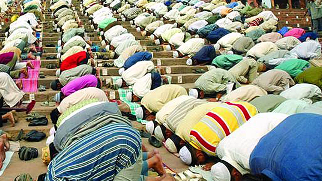 Preghiera in una moschea