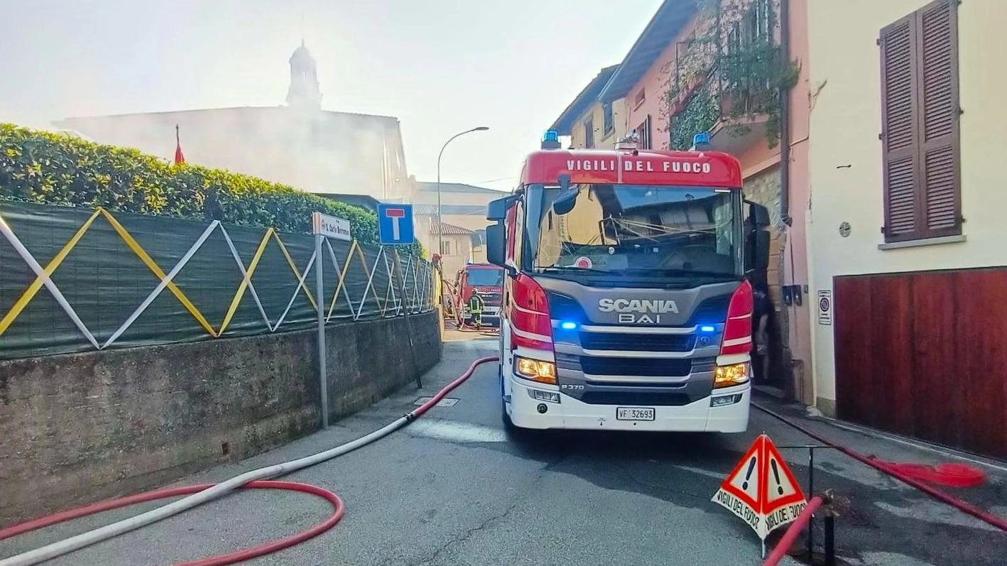 Va a fuoco panificio. Intossicati titolare e impiegato del Comune Va a fuoco panificio. Intossicati titolare e impiegato del Comune