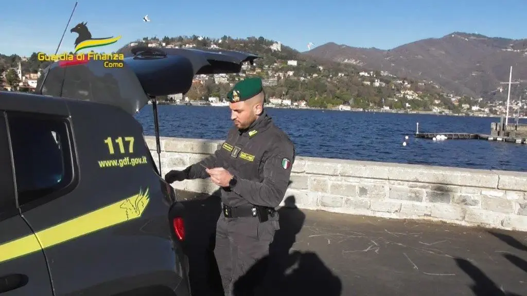 Sequestrate due auto imbottite di droga a Orsenigo: arrestato pusher con 11 vetture