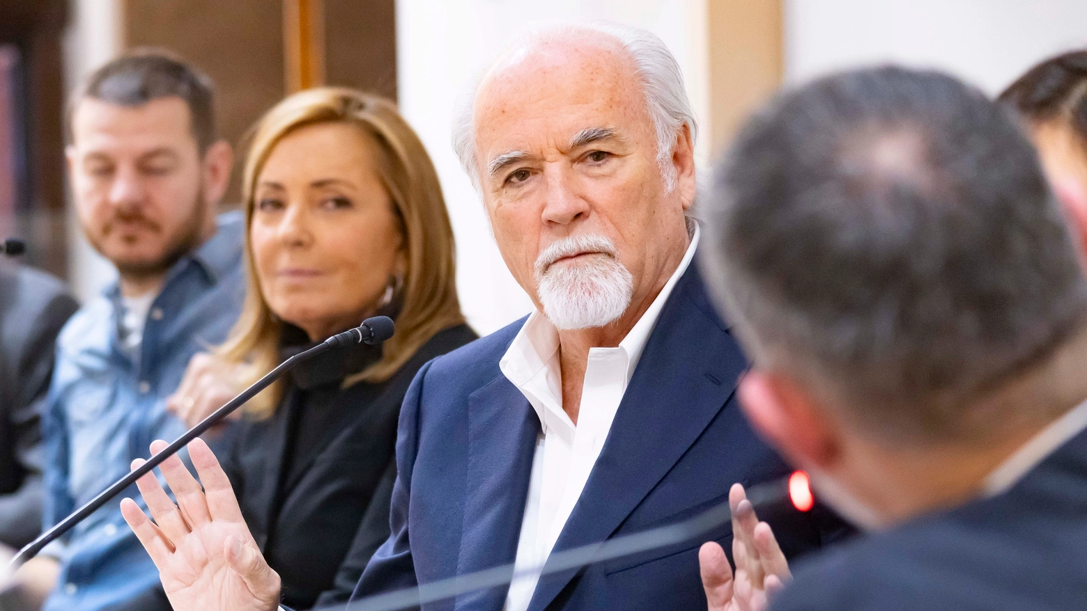 Milano, lezione speciale con i protagonisti della storica trasmissione comica di Canale 5. In platea i protagonisti dello show Enrico Beruschi, Carmen Russo, Francesco Salvi e Nino Formicola