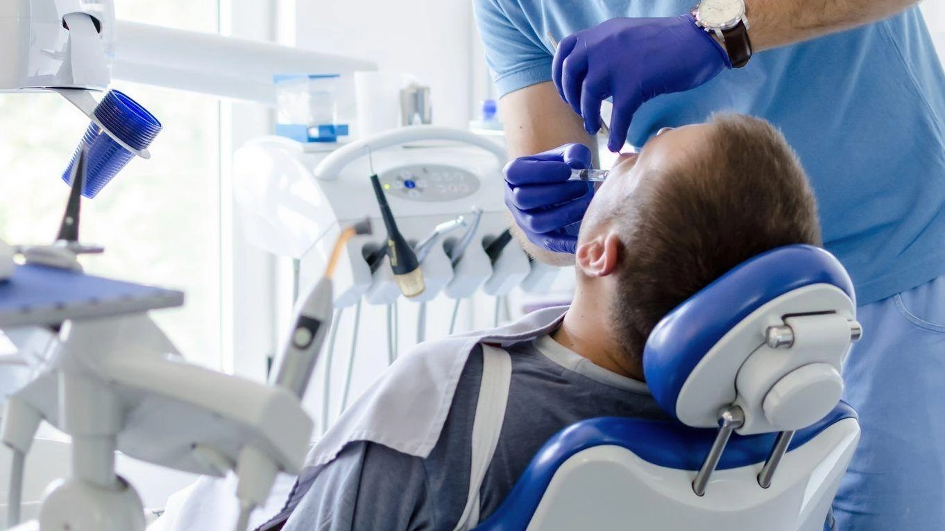 Sono finiti a giudizio sia il dentista sia il professore Sono finiti a giudizio sia il dentista sia il professore