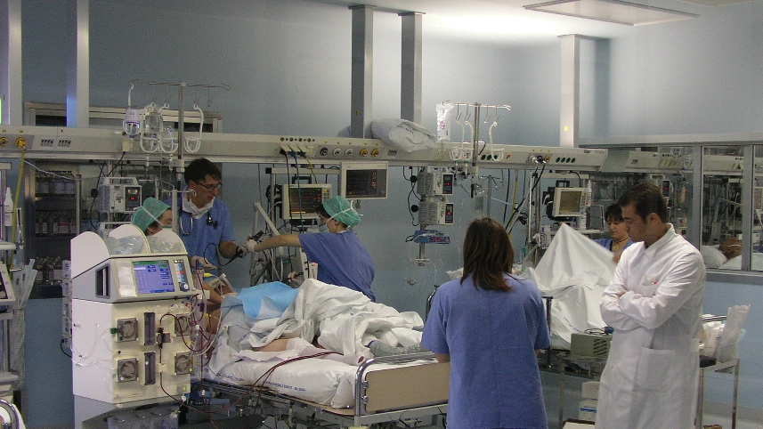 I medici dell’ospedale Giovanni XXIII stanno cercando di salvare il ragazzino colpito da meningite