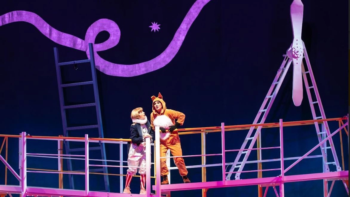 Milano, opera in un atto tratta dall’omonima fiaba di Antoine de Saint-Exupéry, libretto di Paolo Madron. Una produzione pensata dal teatro per attrarre il pubblico più giovane e avvicinarlo alla musica