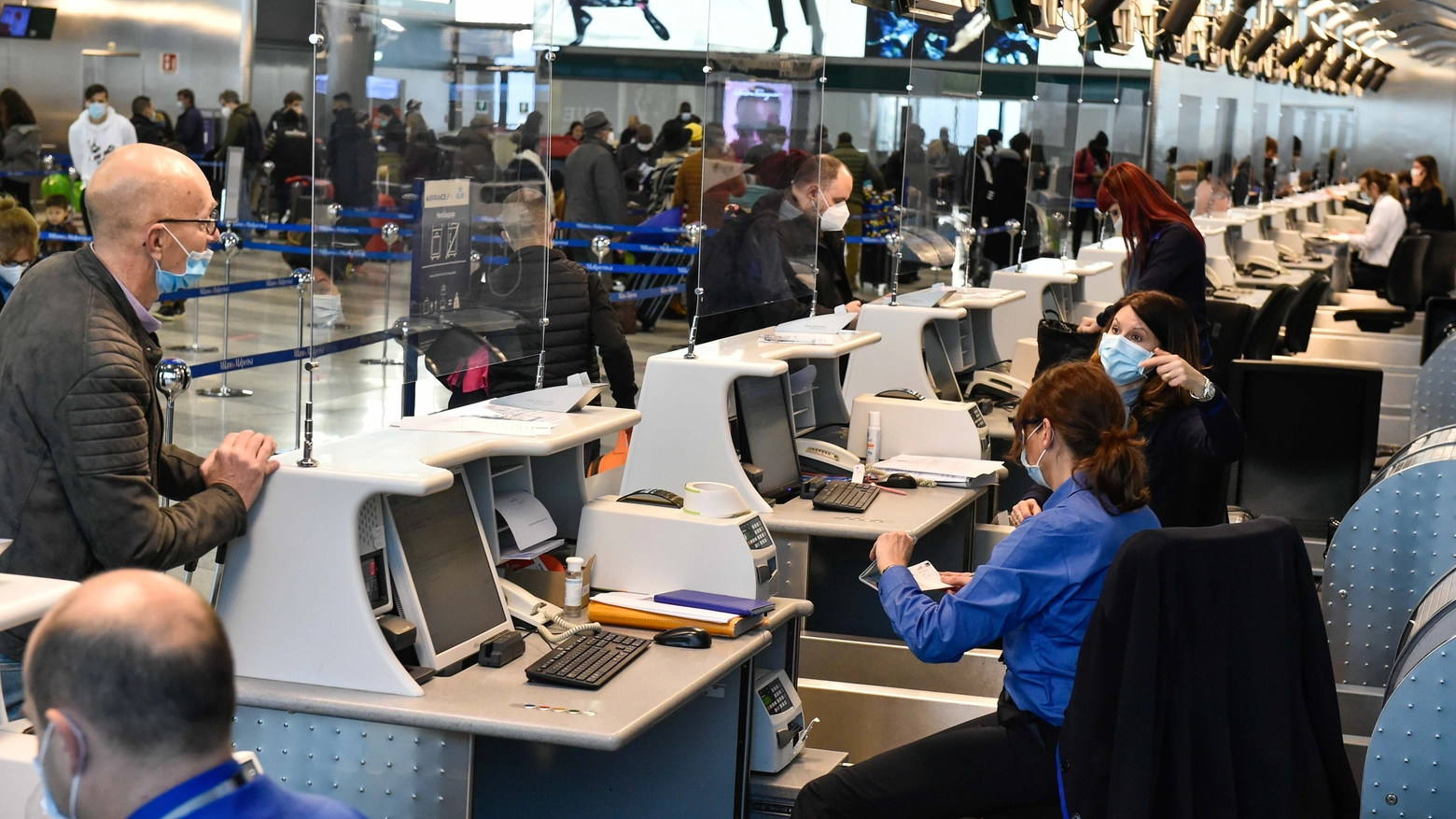 L'arrivo di turisti preoccupa molti governatori L'arrivo di turisti preoccupa molti governatori